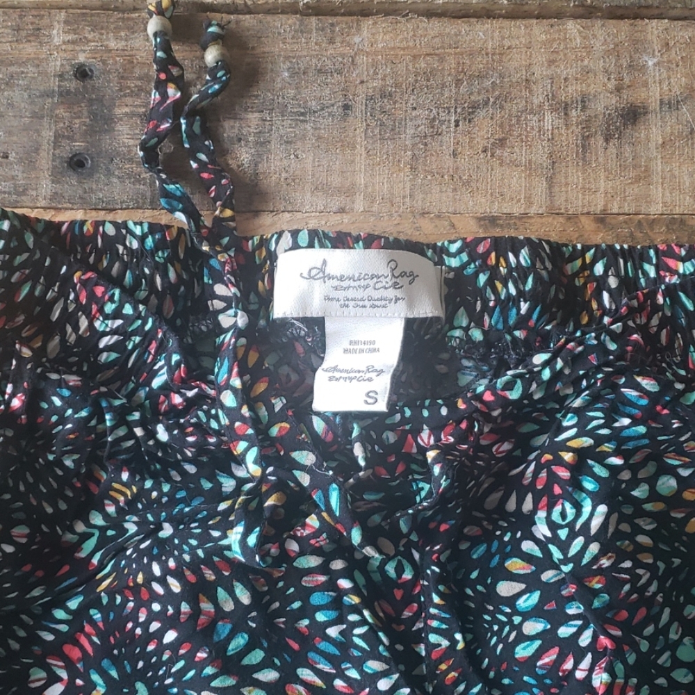 Capris - Picture 2 of 4